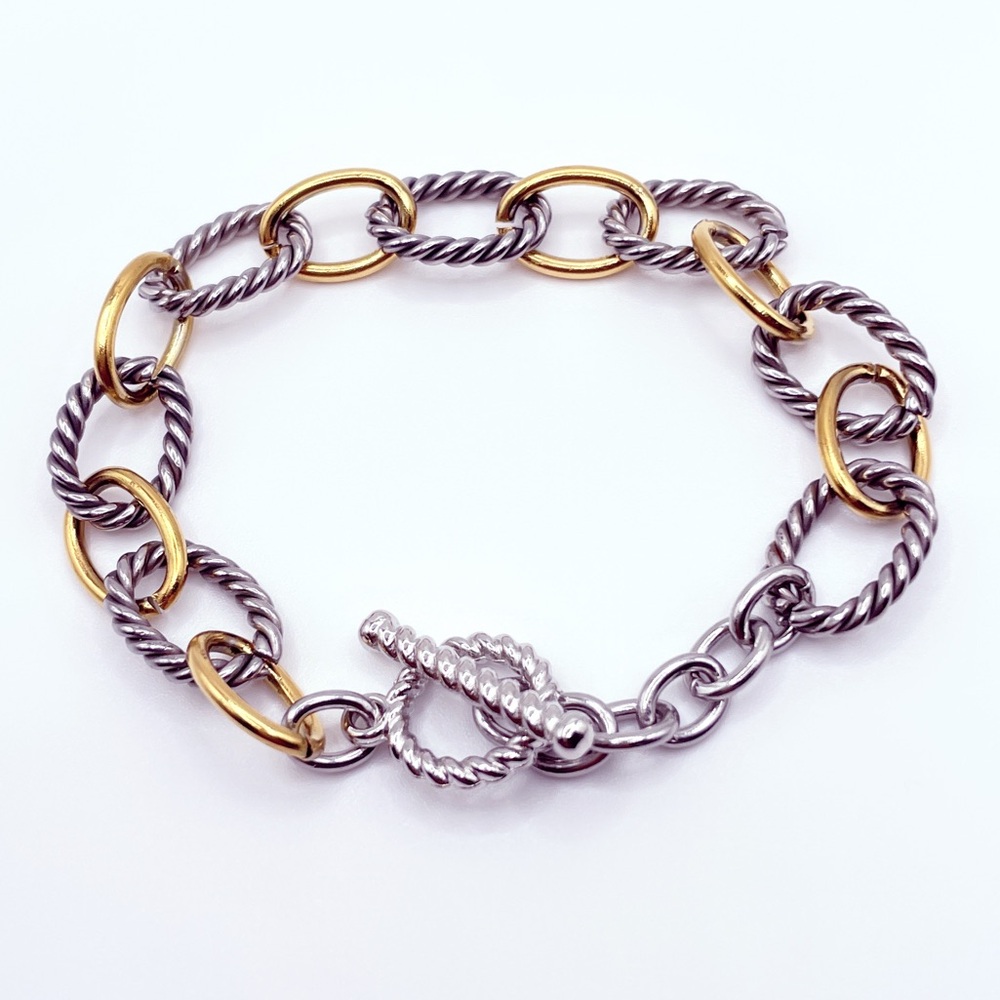 Elegant Two-Tone Chain Bracelet